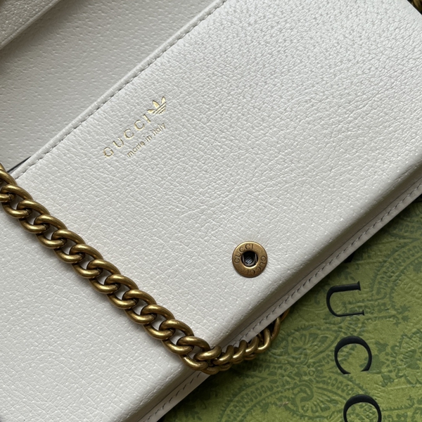 グッチバッグ角部分ディテール